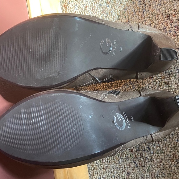 NWOT Brown Oxford Pumps by Guess size 6 Lace up Heel Work Party Classy - Picture 8 of 9